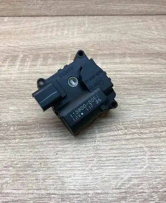 Toyota Avensis Verso Air flap motor/actuator 1138002051