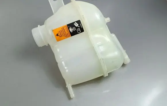 Nissan X-Trail T32 Coolant expansion tank/reservoir