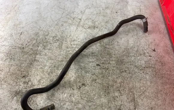Nissan Navara D40 Engine coolant pipe/hose