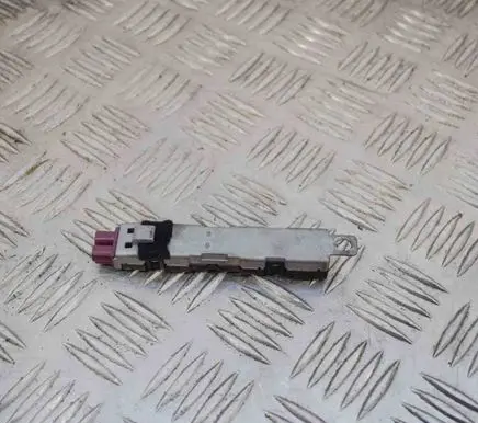 Audi Q5 SQ5 Aerial antenna amplifier 8R0035225C