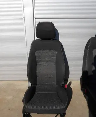 Suzuki Vitara (LY) Front passenger seat 