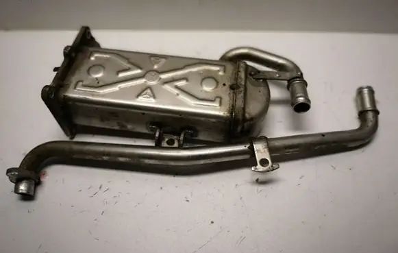 Skoda Fabia Mk2 (5J) EGR valve cooler 03L131512CE