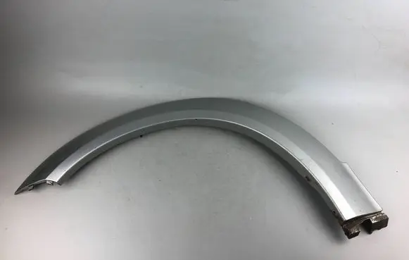 Subaru Outback Front arch trim 