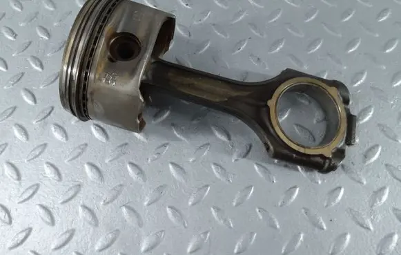 Mercedes-Benz E W211 Piston A1130300020 1130303117 1130300317