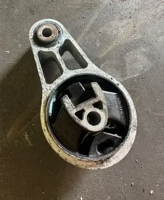 Mini Cooper Hatch Hardtop Engine mount bracket 6783094