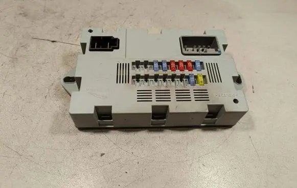 Jaguar XE Fuse module CPLA14Q073AA