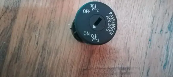BMW 5 F10 F11 Passenger airbag on/off switch 9198888