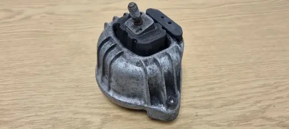 BMW X1 E84 Engine mount bracket 139811