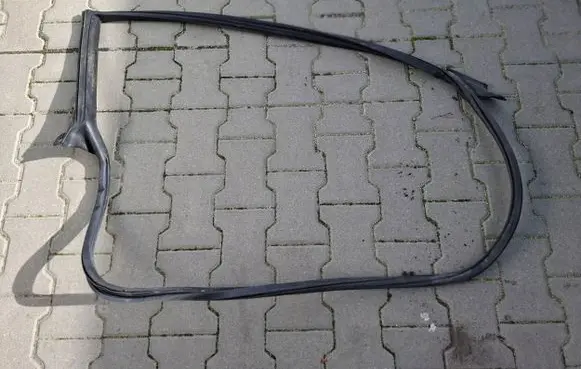 Volkswagen Arteon Rubber seal loading door 