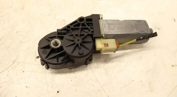 BMW 5 E60 E61 Seat adjustment motor 0390201999