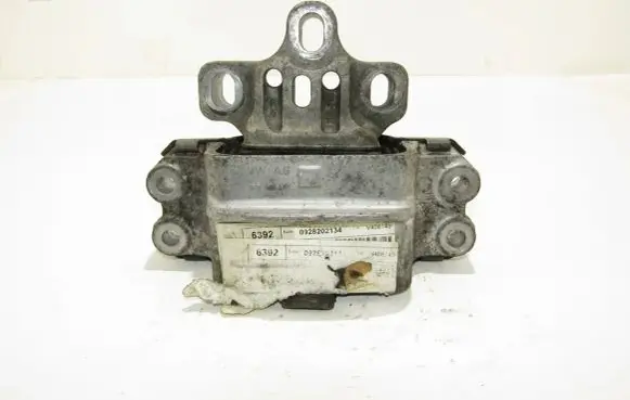 Volkswagen Scirocco Engine mount bracket 1K0199555