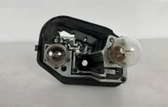Citroen C5 Tail light bulb cover holder VP8X8X-13N005-AA