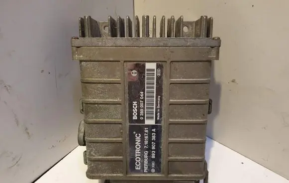 Volkswagen Golf II Engine control unit/module 893907383A 0285007044