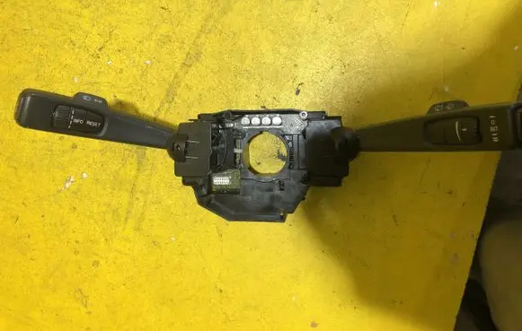 Volvo V50 Tailgate/trunk/boot open switch 