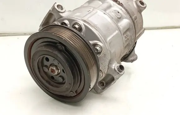 Volvo XC60 Air conditioning (A/C) compressor (pump) 31404446
