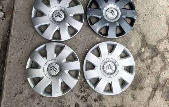Citroen C4 I R16 wheel hub/cap/trim 9650011780