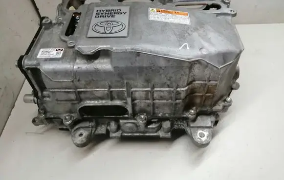 Toyota Yaris Voltage converter inverter G920052030