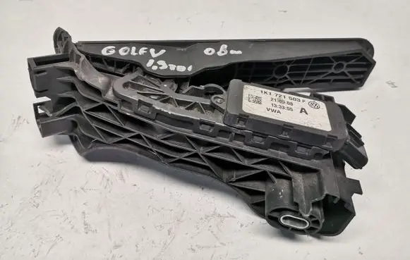 Volkswagen Golf V Accelerator throttle pedal 1K1721503P