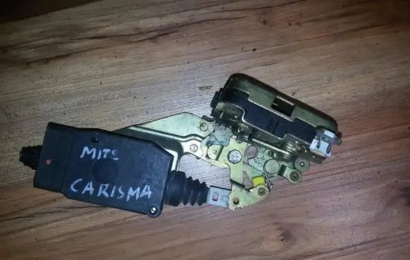 Mitsubishi Carisma Rear door lock