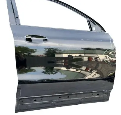 Mercedes-Benz GLA H247 Front door