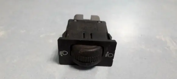 Toyota Avensis T250 Headlight level height control switch