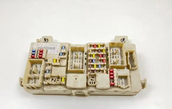 Ford Focus Fuse module 8M5T14014 F0759C