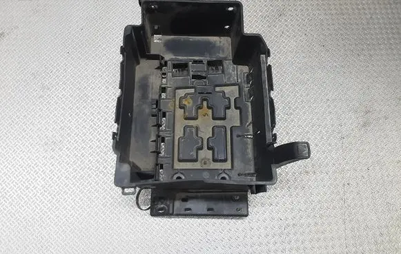 Battery box tray