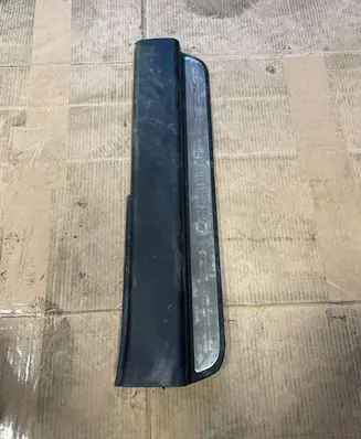 Chevrolet Captiva Front sill trim cover 20832152