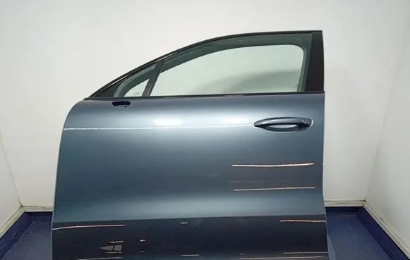Porsche Cayenne (92A) Front door