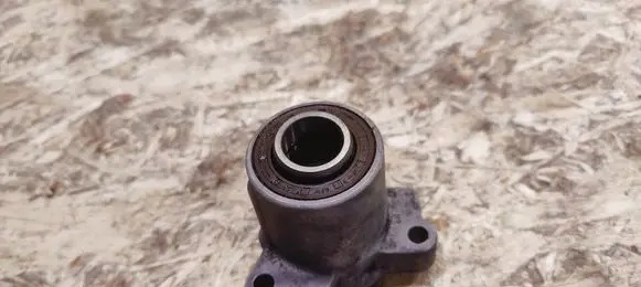 Porsche 944 Camshaft holder 9441011433