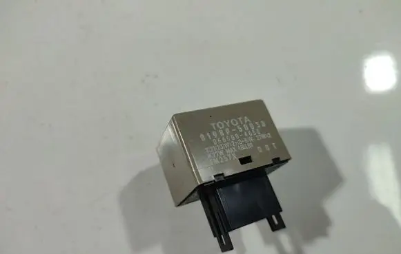 Toyota Avensis Verso Other relay 819BD50030