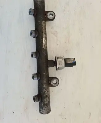 Volvo V50 Fuel main line pipe 9645689580