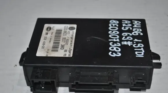 Audi A4 S4 B6 8E 8H Tow bar trailer control unit/module 8E0907383