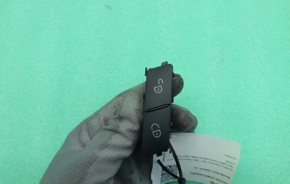 Mercedes-Benz C W204 Central locking switch button A2048706410 03151610