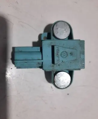 Audi A6 S6 C6 4F Airbag deployment crash/impact sensor 4F0955557