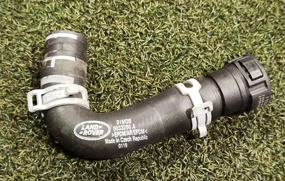 Land Rover Range Rover Sport L494 Engine coolant pipe/hose 9033266A
