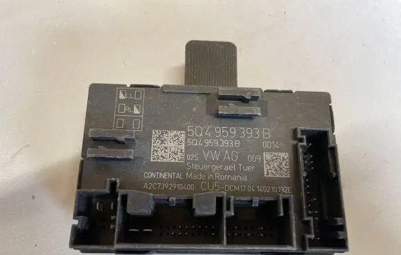 Volkswagen PASSAT B7 Door control unit/module 5Q4959393B