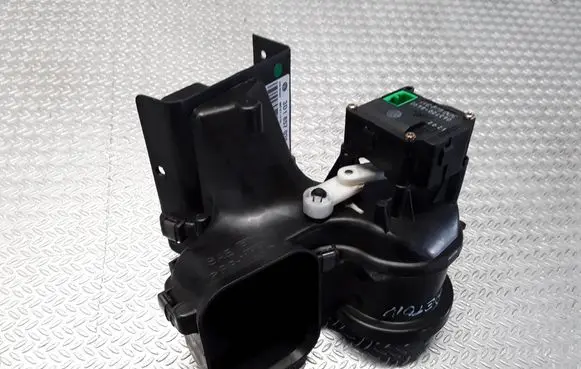 Volkswagen Phaeton Electric throttle body valve 3D1857039B