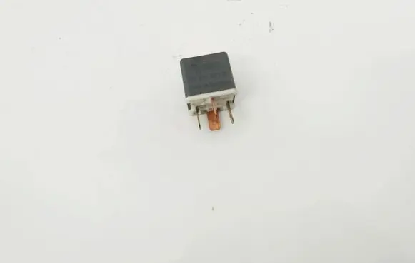 Volkswagen PASSAT B4 Other relay 141951253b 4ra003510-29