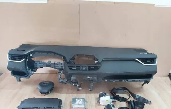 Toyota RAV 4 (XA10) Dashboard RAV4VDESKAKOMPLET