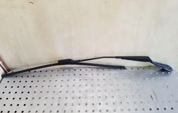Ford Focus Front wiper blade arm BM5117526BB