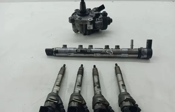 Toyota Avensis T270 Fuel injection system set 044521428 0445110599 3465678