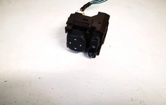 Wing mirror switch