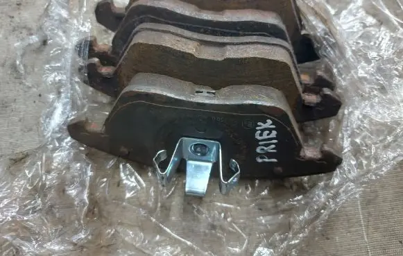 Volkswagen Touran I Brake pads (front) 