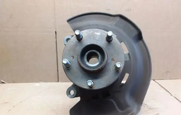 Toyota Prius+ (ZVW40) Front wheel hub spindle knuckle