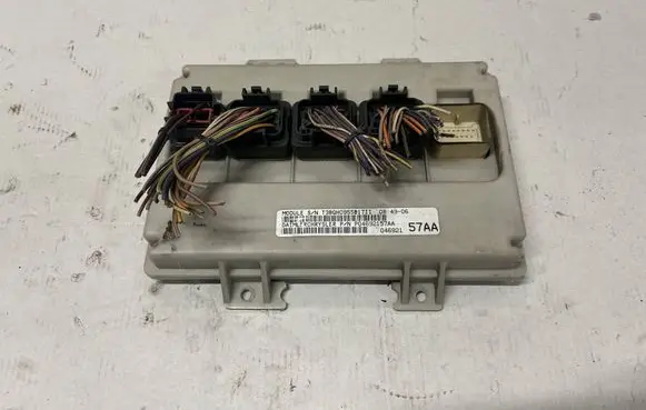 Chrysler Town u0026 Country IV Central body control module P04692157AA