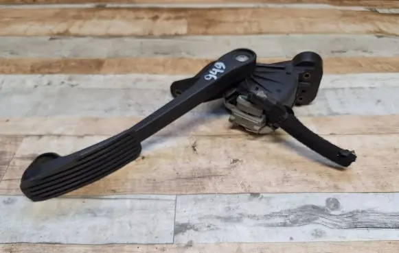 Volvo XC90 Accelerator throttle pedal 30683520