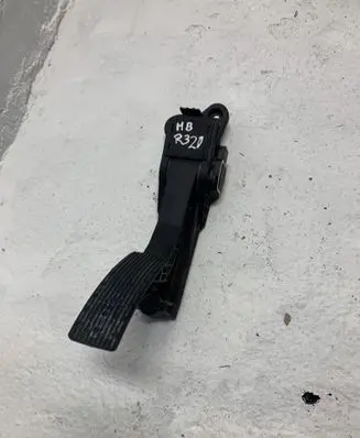 Mercedes-Benz R W251 Accelerator throttle pedal A1643000104