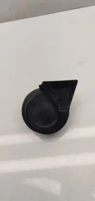 Audi A4 S4 B7 8E 8H Horn signal 8e0951223A