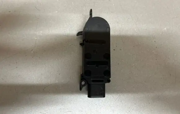 Mercedes-Benz E W214 Radiator active air flap actuator 10609900